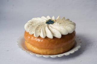 Baba au rhum chantilly 6 personnes Stohrer